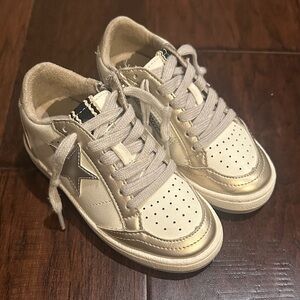ShuShop Kids Sneakers in Cream and Gold with Star